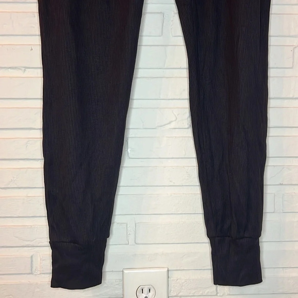 Terez Black Waffle Texture Drawstring Joggers, Women’s Size Small - Picture 7 of 8